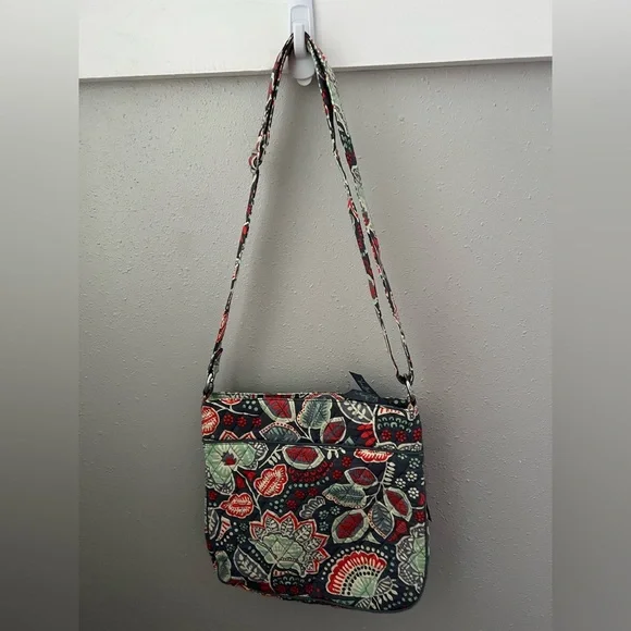 Vera Bradley Nomadic Floral Triple Zip Hipster Quilted Bag - Picture 4 of 11